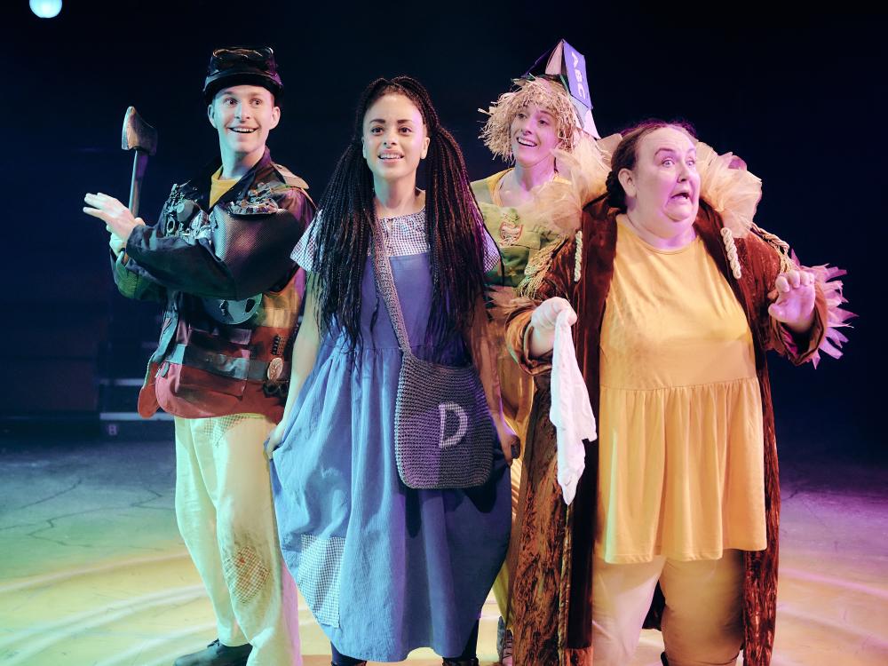 Dorothy and friends say goodbye to the people of the Emerald City.