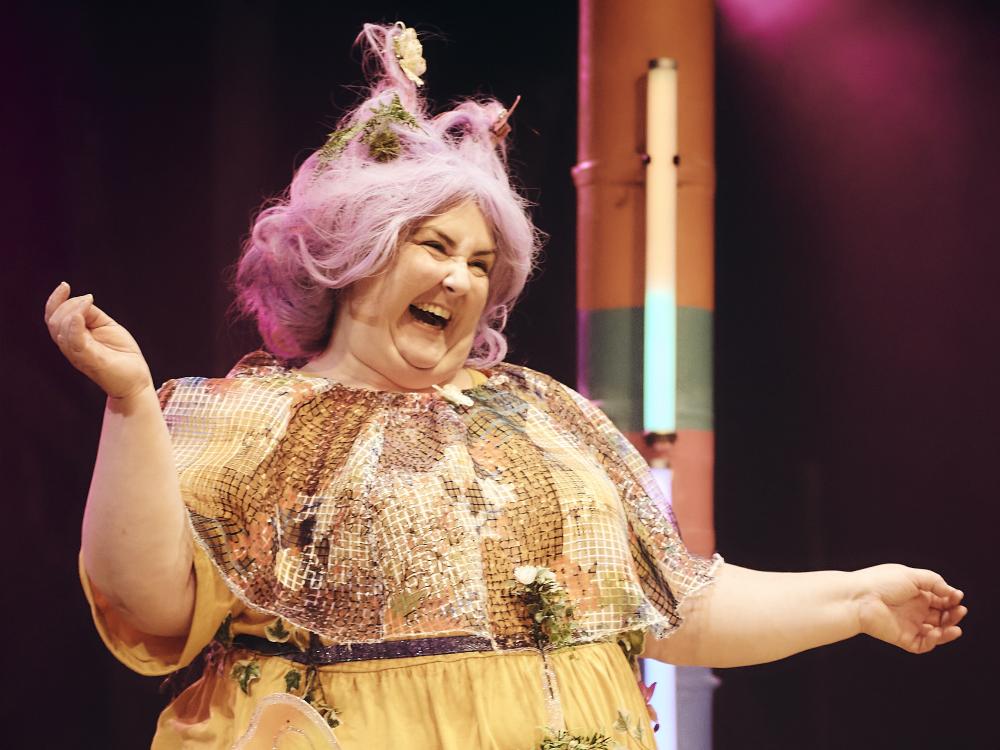 Good Witch of the North welcomes Dorothy to Munhckinland.